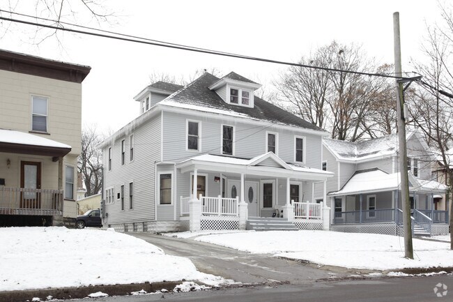 Primary Photo - 614 Reed St
