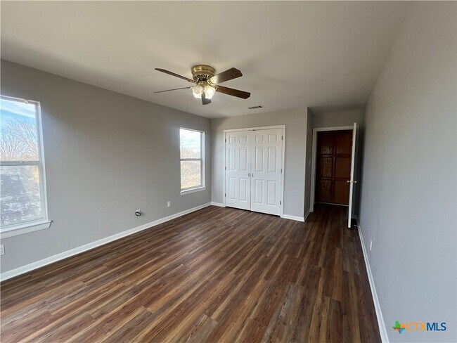 Building Photo - 5899 Denmans Loop