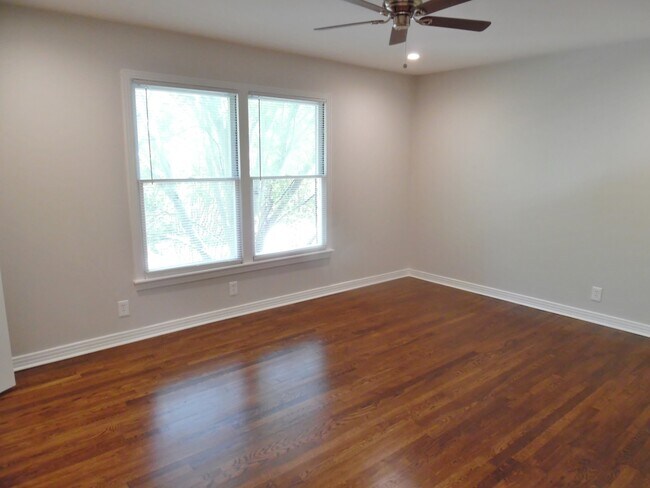 Building Photo - Remodeled Berkeley Triplex with 2 Bedrooms and 2 and 1/2 Baths