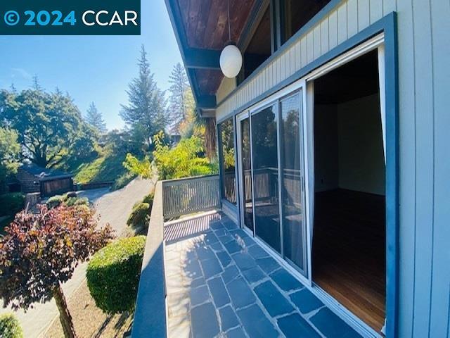 Building Photo - 612 Tahos Rd