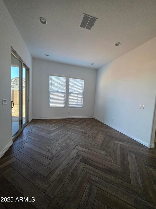 Building Photo - 7641 W Staghorn Rd