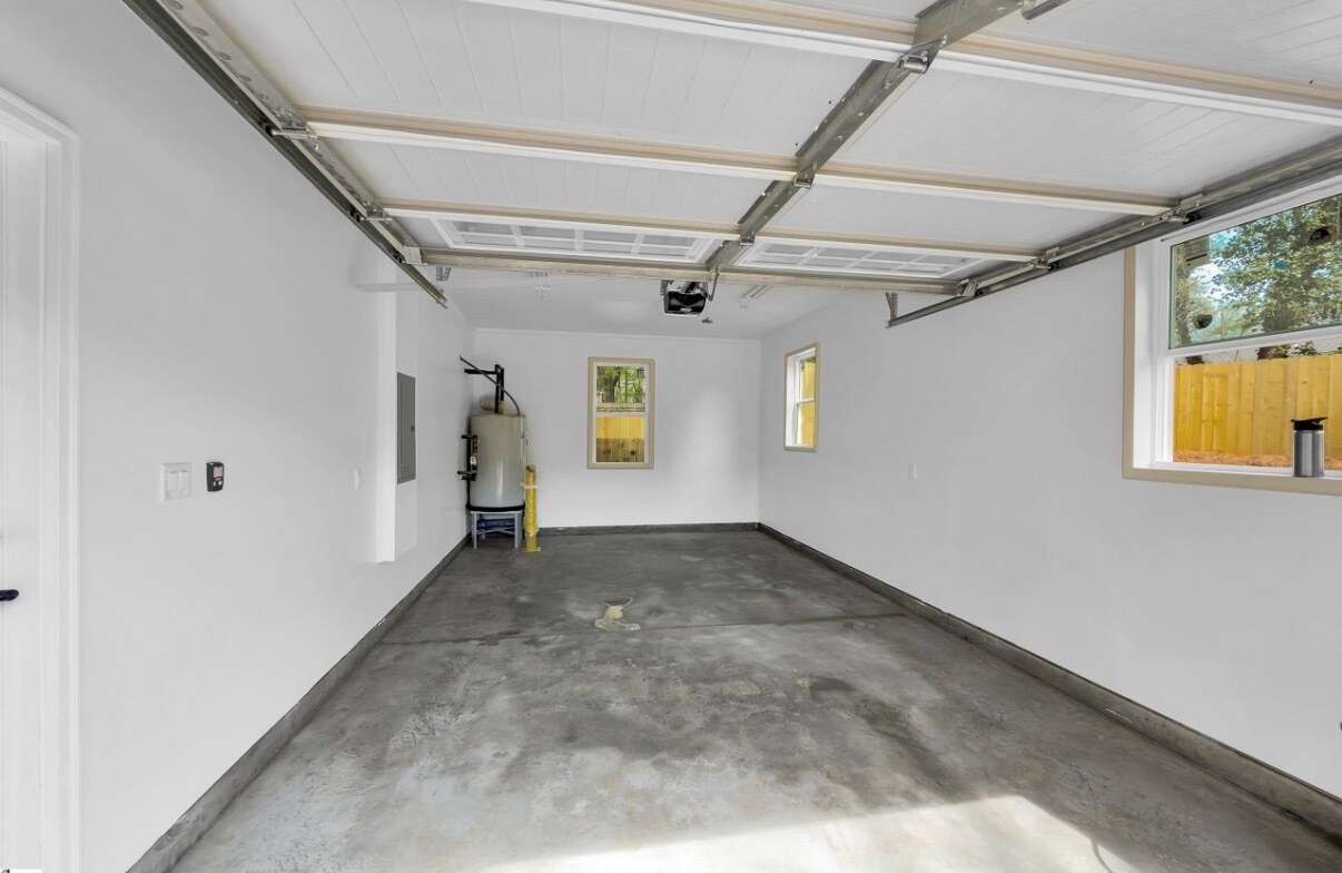 Building Photo - 119 Maco St