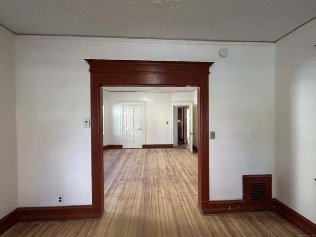 Building Photo - 40 Cabot St