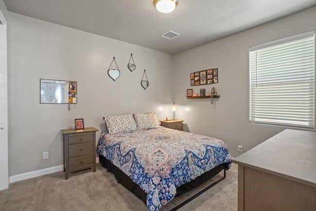Building Photo - 13432 Emerald Rose Ct