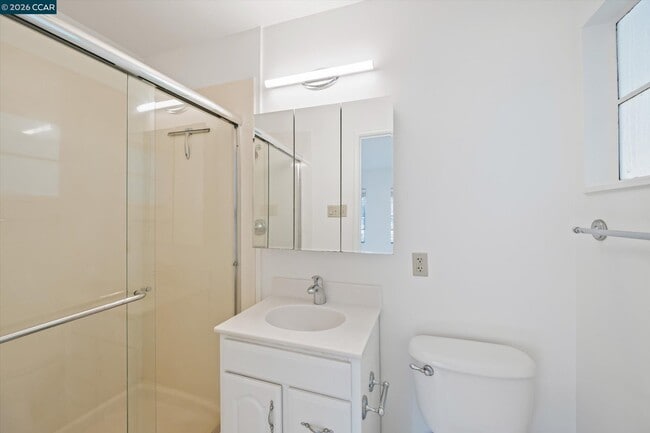 Building Photo - 553 Miner Rd