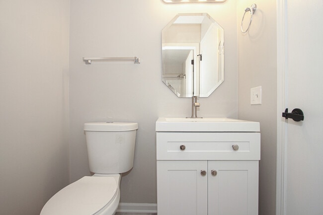 Building Photo - 2352 Dawson Ln