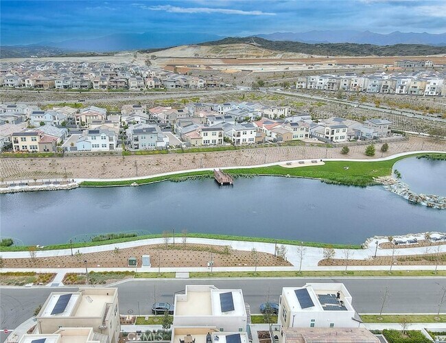 Building Photo - 6 Crown Point Dr