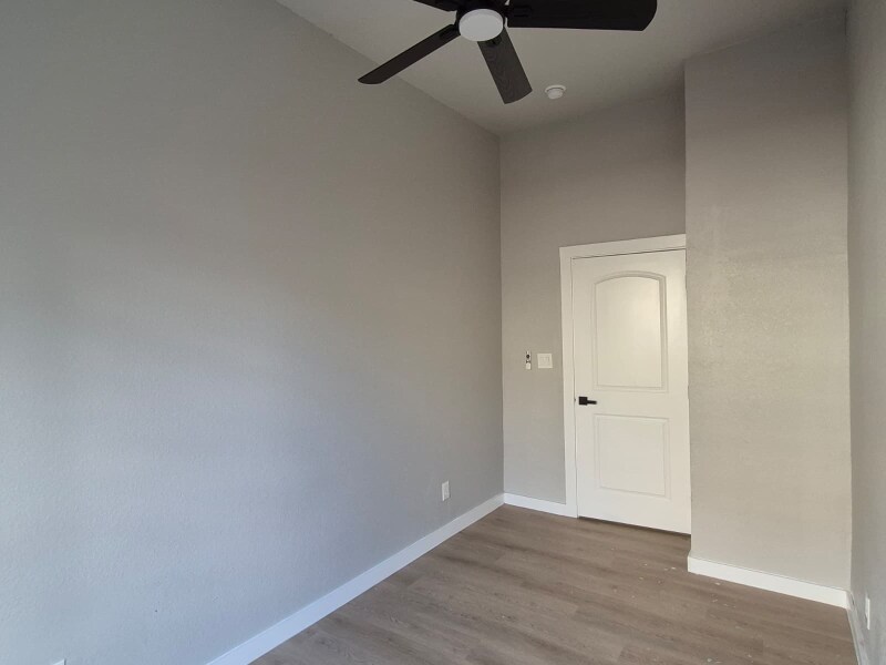 Building Photo - 2209 Gano St