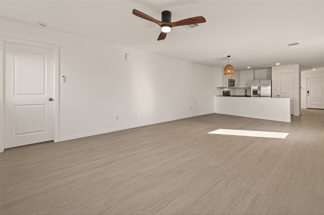 Building Photo - 6915 Lilac Vine Ln