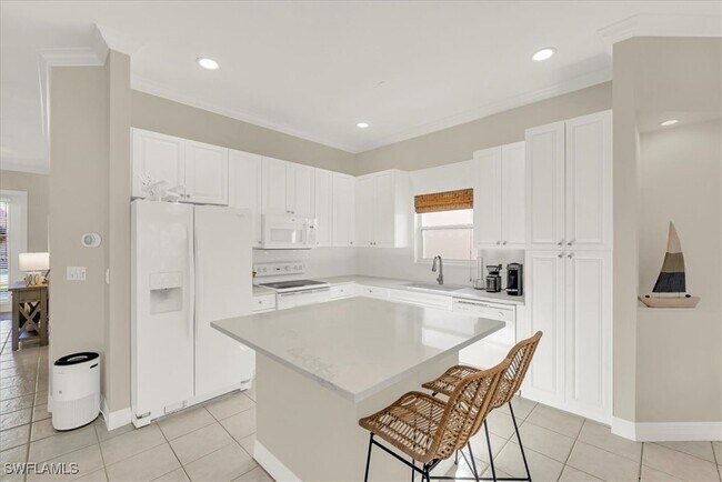 Building Photo - 28327 Hidden Lake Dr