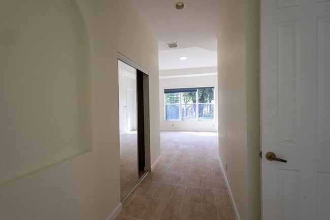 Building Photo - 6428 Garden Ct