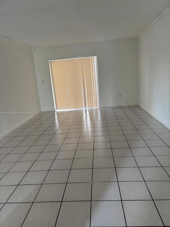 Building Photo - 2710 W 76th St