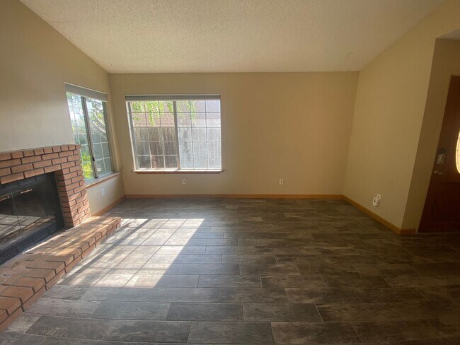 Building Photo - 1275 Peterson Ranch Rd