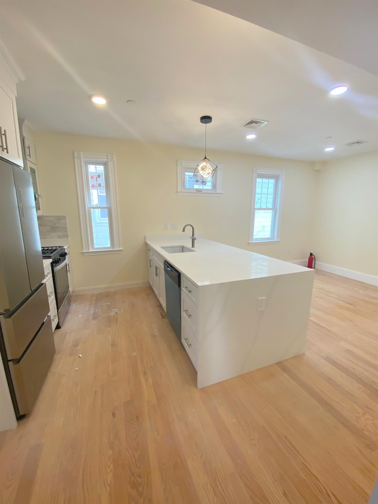 Building Photo - 32 Putnam Ave