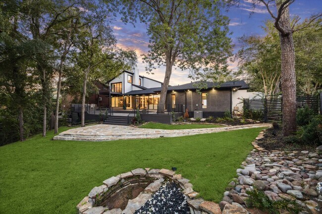 Building Photo - 203 Cove Creek Ln