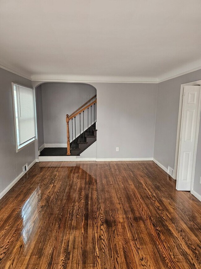 Building Photo - 4196 Buckingham