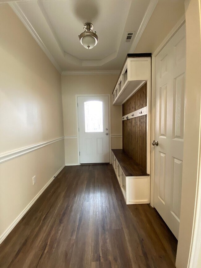 Building Photo - 5002 Scarlet Oak Dr