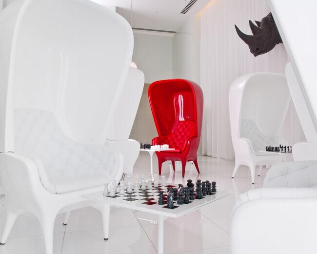 Building Photo - 495 Brickell Ave