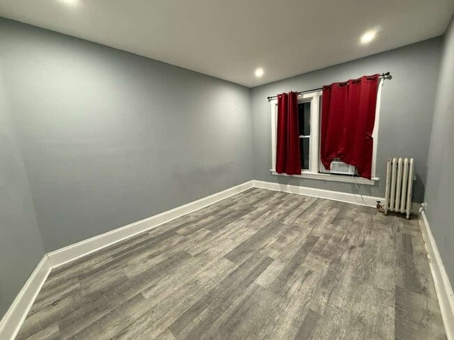 Building Photo - 1707 W Wallen Ave