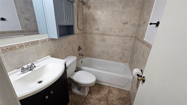 Building Photo - 20814 San Simeon Way