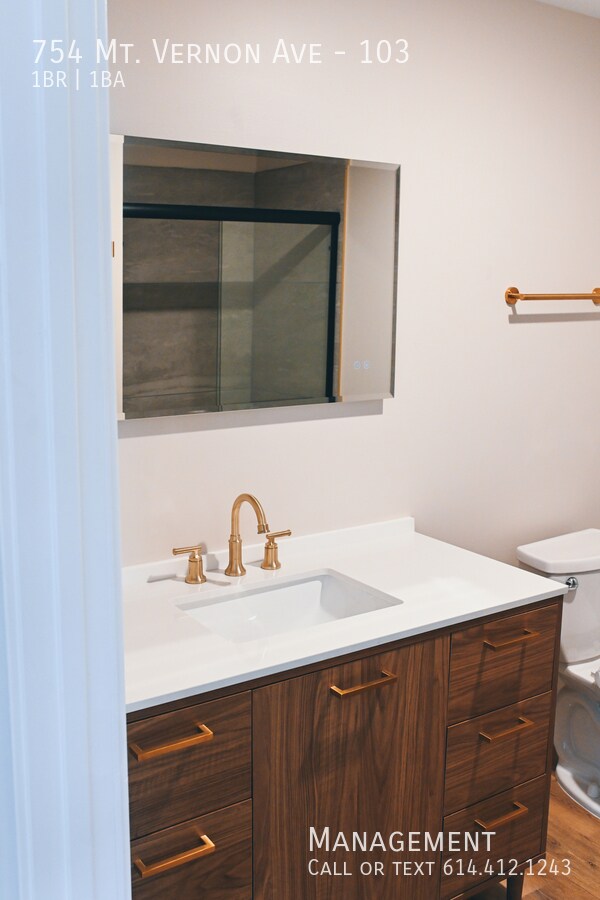 Building Photo - 754 Mt Vernon Ave