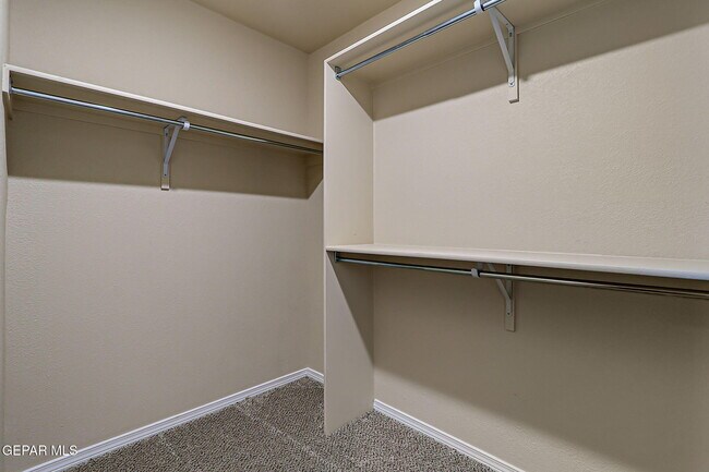 Building Photo - 14321 Paraiso Dr