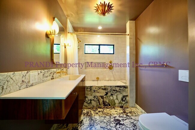 Building Photo - All New!  Fabulous 3 bedroom Fairfax house...