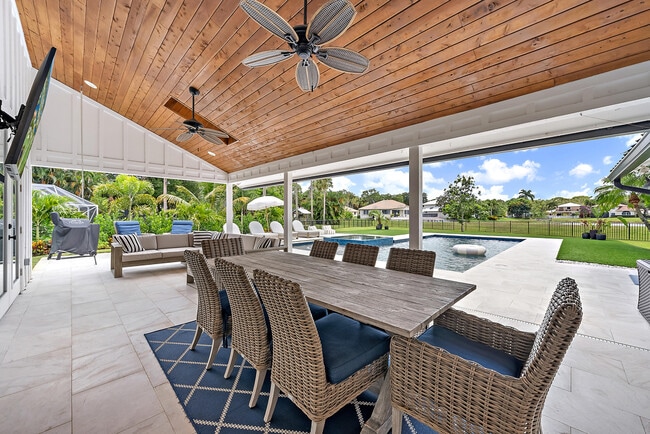 Building Photo - 6204 Sand Pine Ct