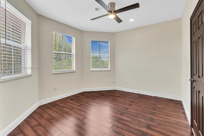 Building Photo - 1102 SW 149th Path