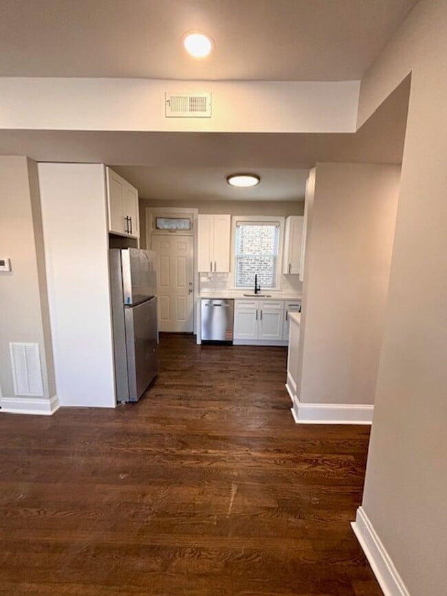 Building Photo - 3853 W Palmer St