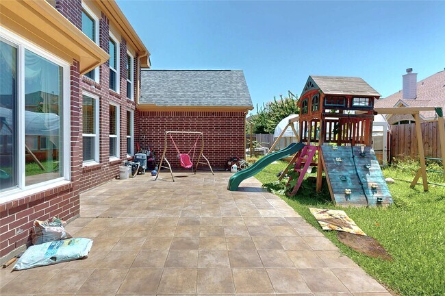 Building Photo - 4834 Zachary Ln