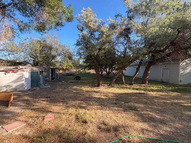 Building Photo - 1758 Myers Ln