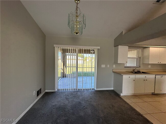 Building Photo - 1405 SW 10th St