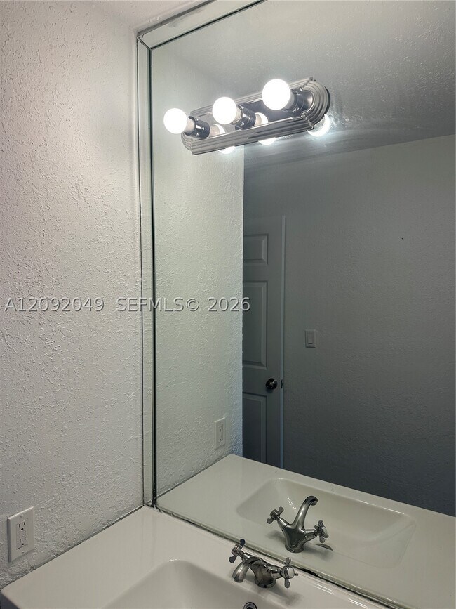 Building Photo - 2268 SW 81st Ave