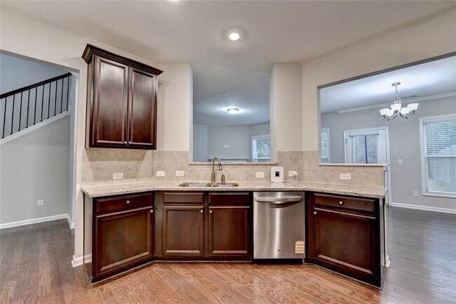 Building Photo - 7325 Heritage Oak Ct