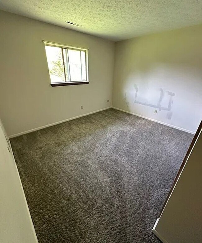 Building Photo - 8753 MB