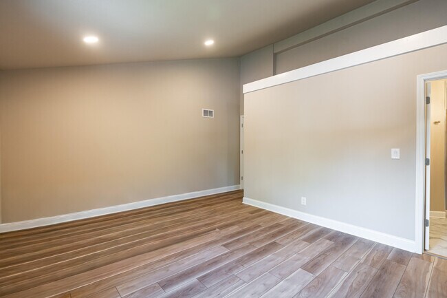 Building Photo - 12804 N Colony Dr