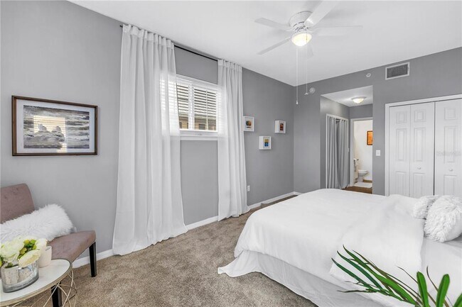 Building Photo - 316 8th St S