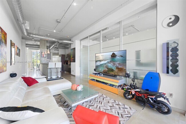 Building Photo - 3029 NE 188th St
