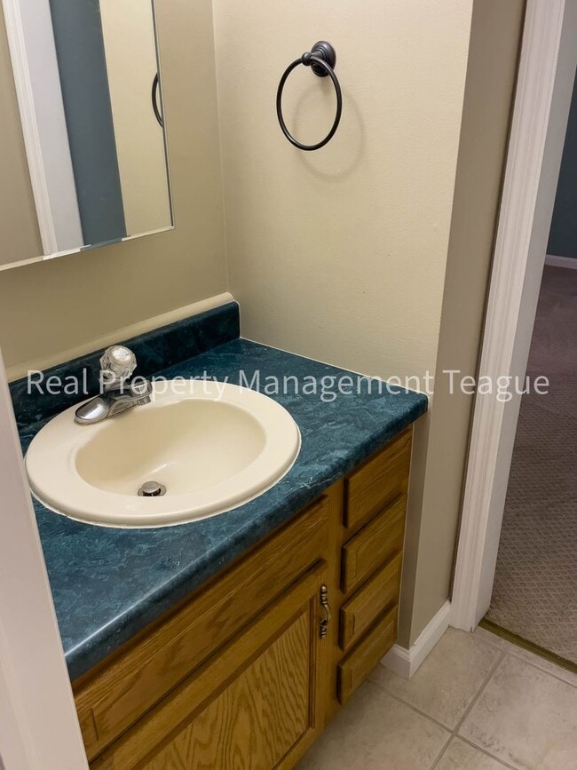 Building Photo - Beautiful Single Family Home