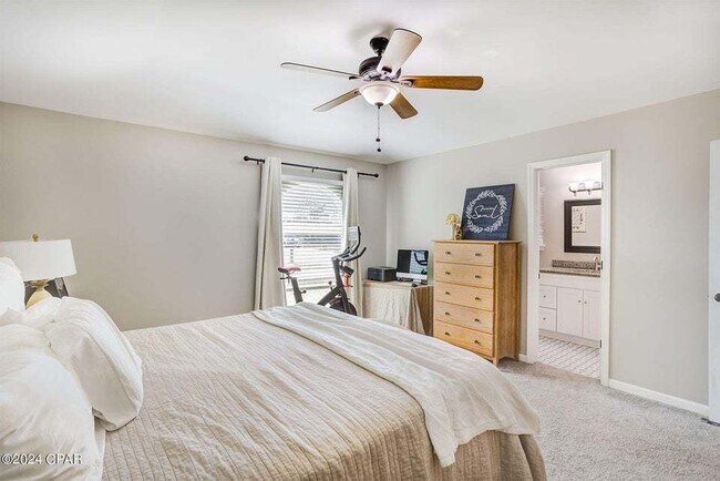 Building Photo - ** Brick Home in great neighborhood close to TAFB