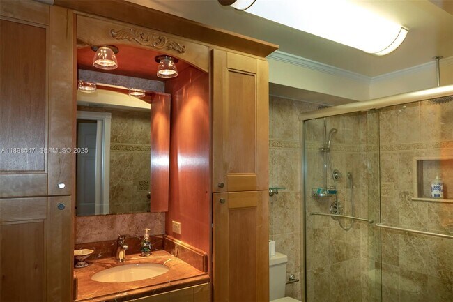 Building Photo - 16200 Golf Club Rd