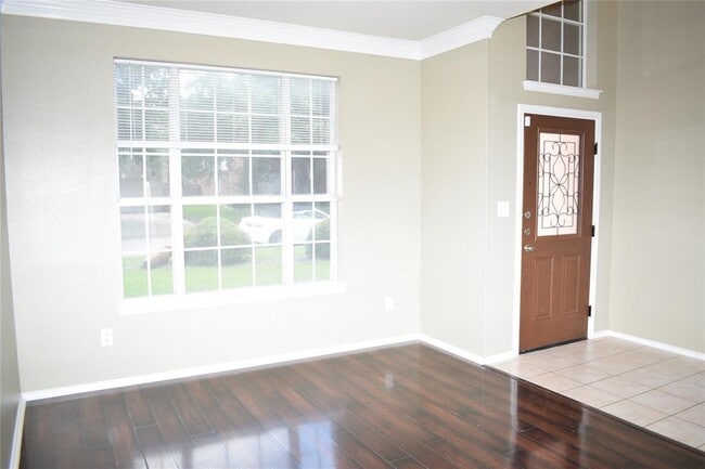 Building Photo - 30007 Oakland Hills Dr