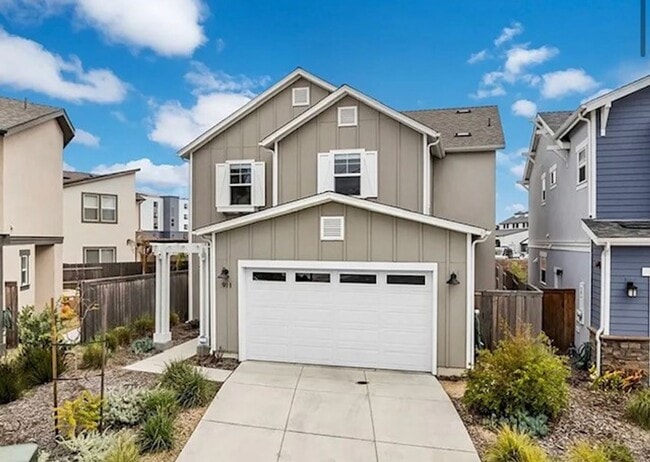Building Photo - Beautiful 4Bed/3Bath home in San Luis Ranch