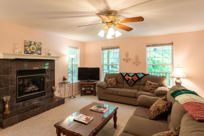 Building Photo - ***MONTREAT SCHOOL YEAR RENTAL***