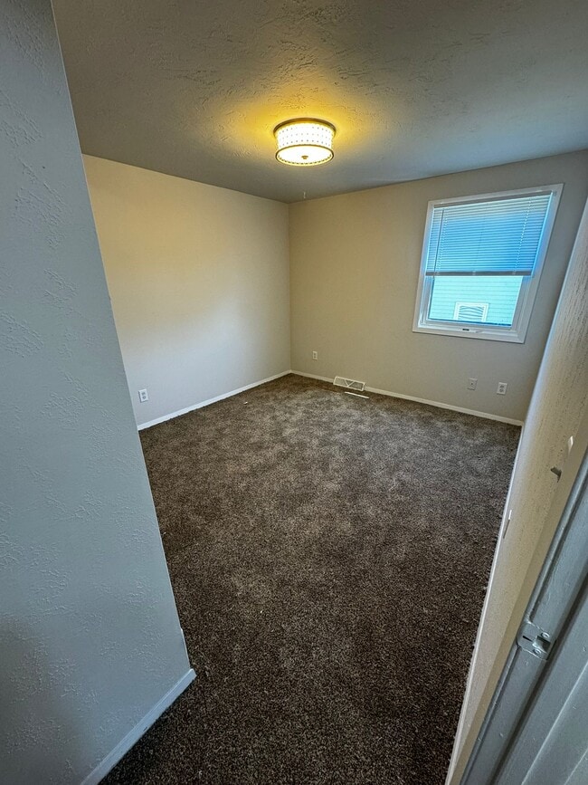 Building Photo - 2213 Crary St