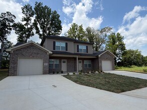 Building Photo - 933/935 Rodeo Court