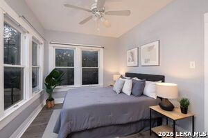 Building Photo - 1614 W Kings Hwy