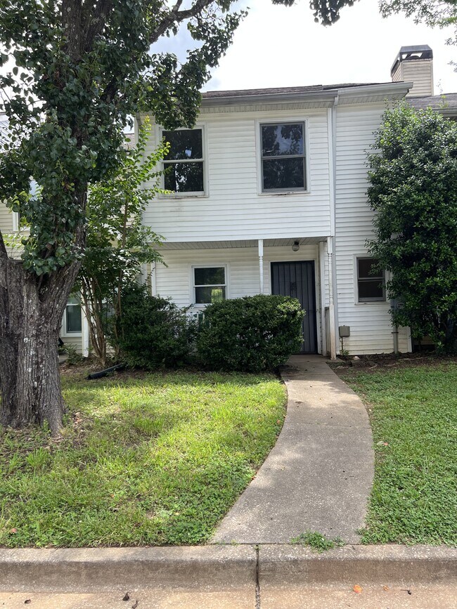 Primary Photo - 2184 Wellington Cir