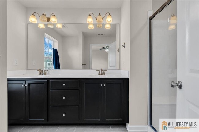 Building Photo - 504 E International Rd